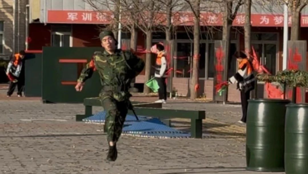 e6afd4ec30ab4b8eaf5ba85392cf9d09.jpg e6afd4ec30ab4b8eaf5ba85392cf9d09.jpg