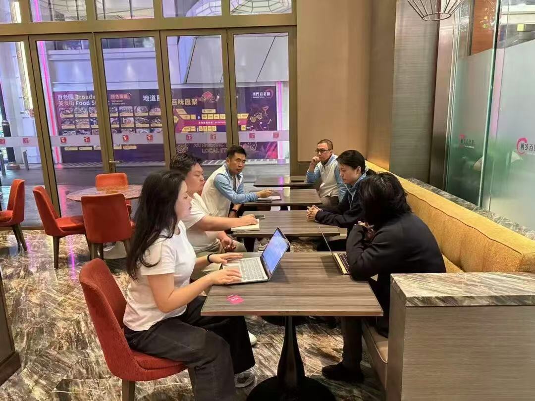 f73ffa5a2e2e4ab6974f2152f04dbac1.jpg f73ffa5a2e2e4ab6974f2152f04dbac1.jpg