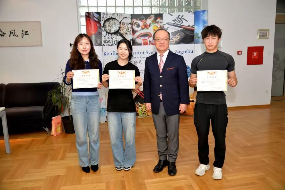 2b996578c1fe41a68155f504fd9c608c.jpg 2b996578c1fe41a68155f504fd9c608c.jpg